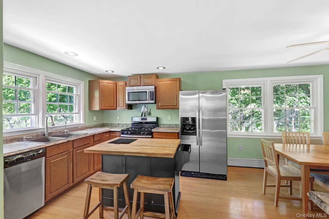 Photo of 94 Smithtown Road