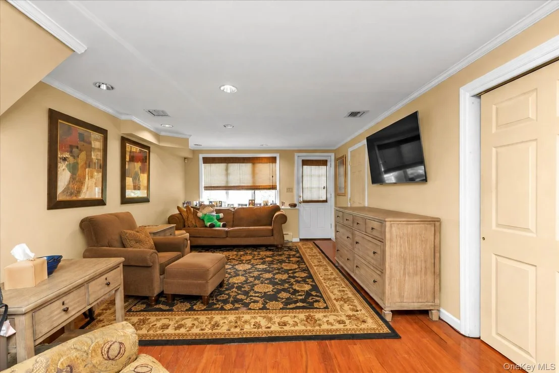 Photo of 3375 Fairway Road