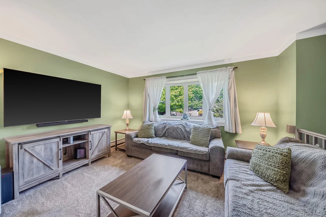 Photo of 489 Carnation Drive