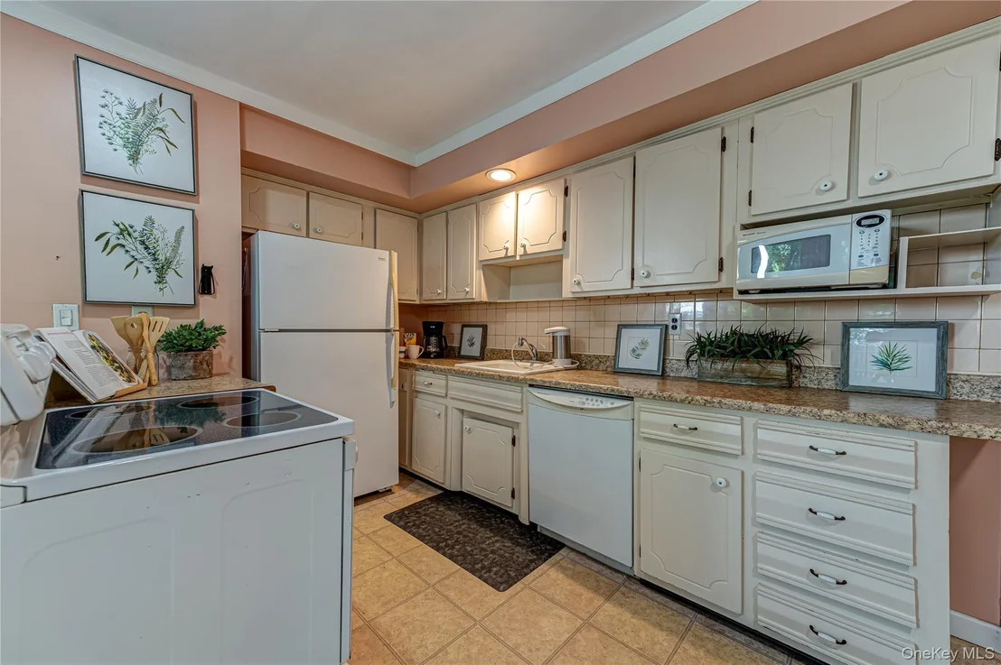 Photo of 69 Bedford Avenue