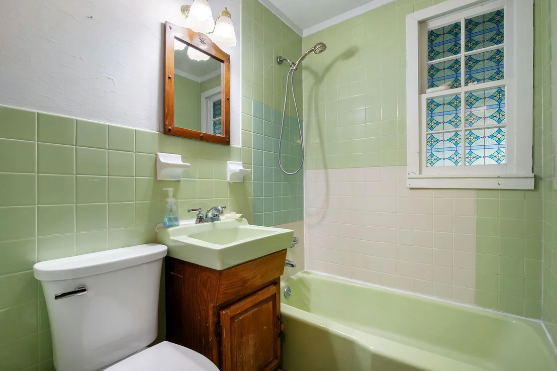 Photo of 882 King Street