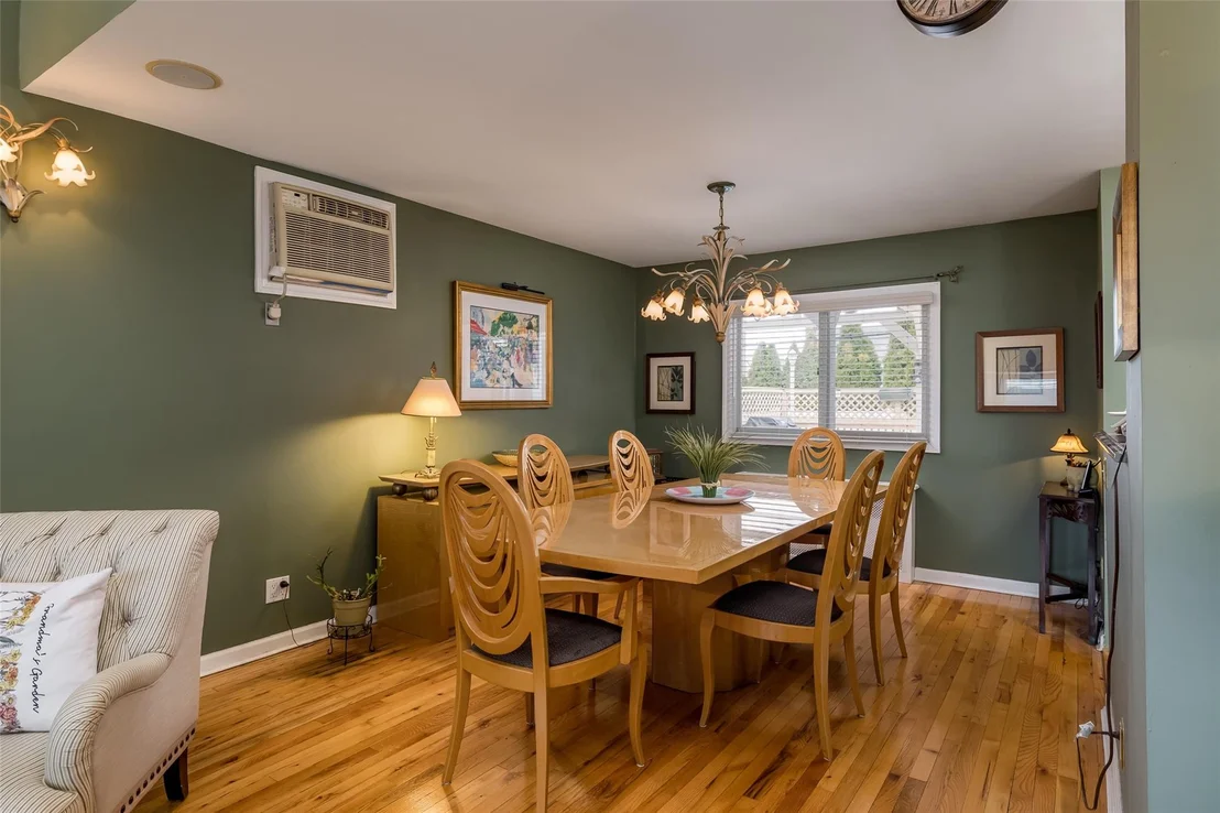 Photo of 196 Daniel Road N