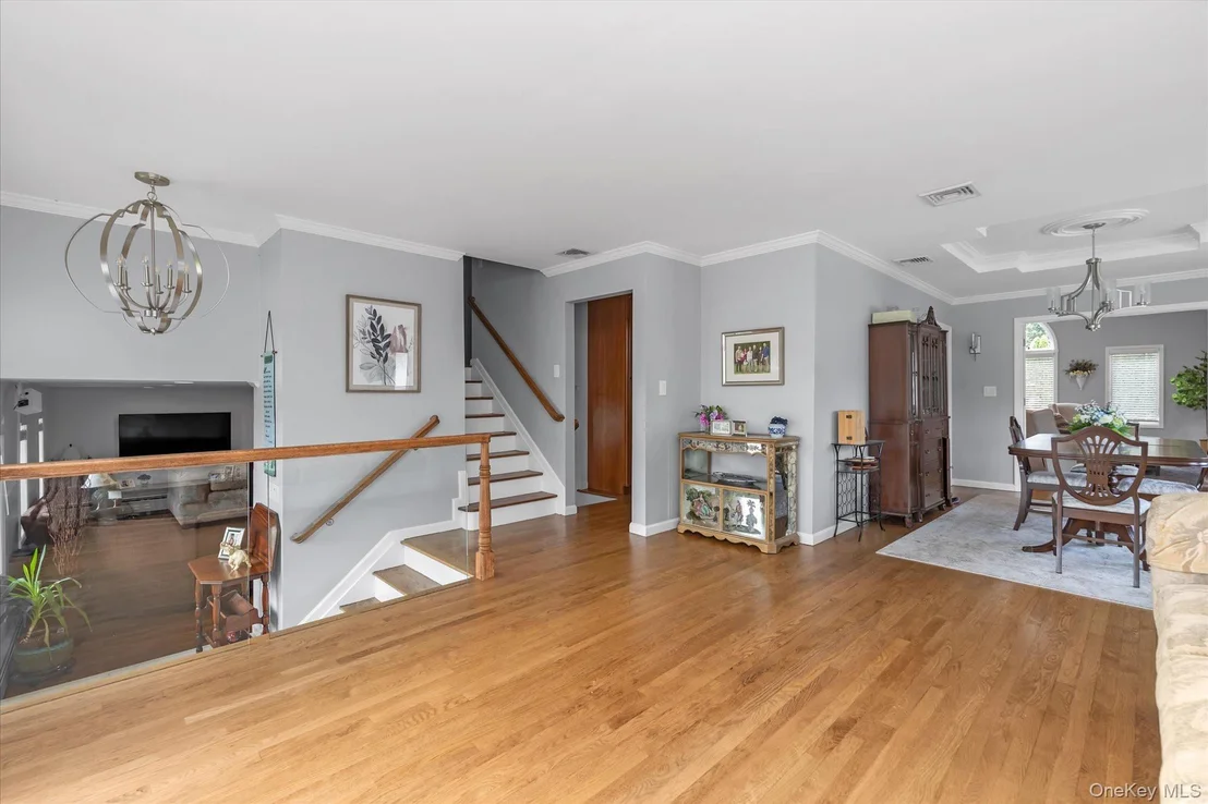 Photo of 340 Woodbridge Lane
