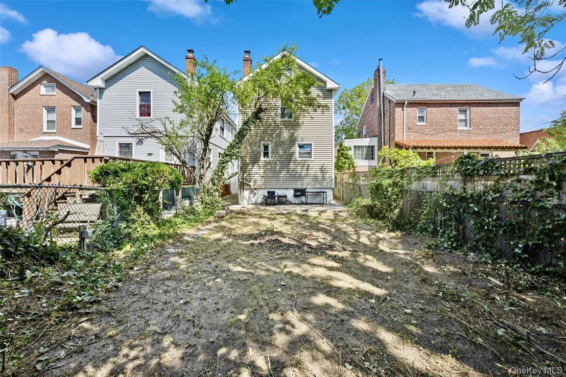 Photo of 1631 Paulding Avenue