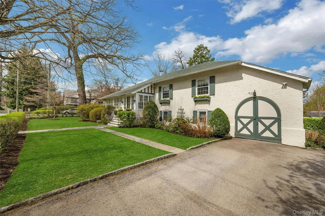 Photo of 5 Witherbee Avenue