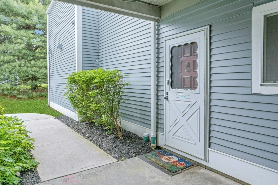 Photo of Unit C at 800 Commons Way