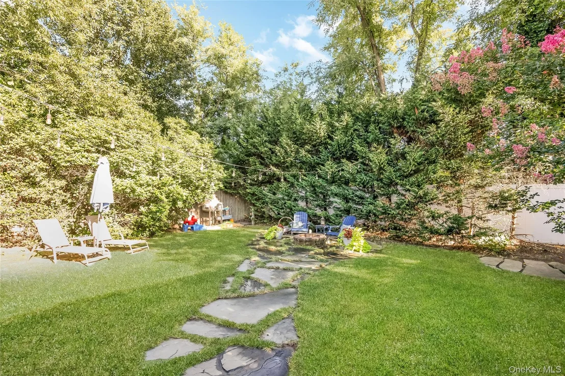 Photo of 242 Islip Boulevard