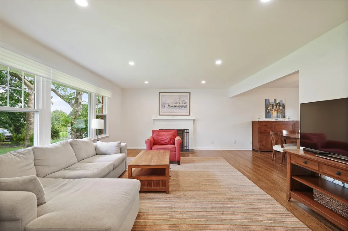 Photo of 8 Elm Hill Drive