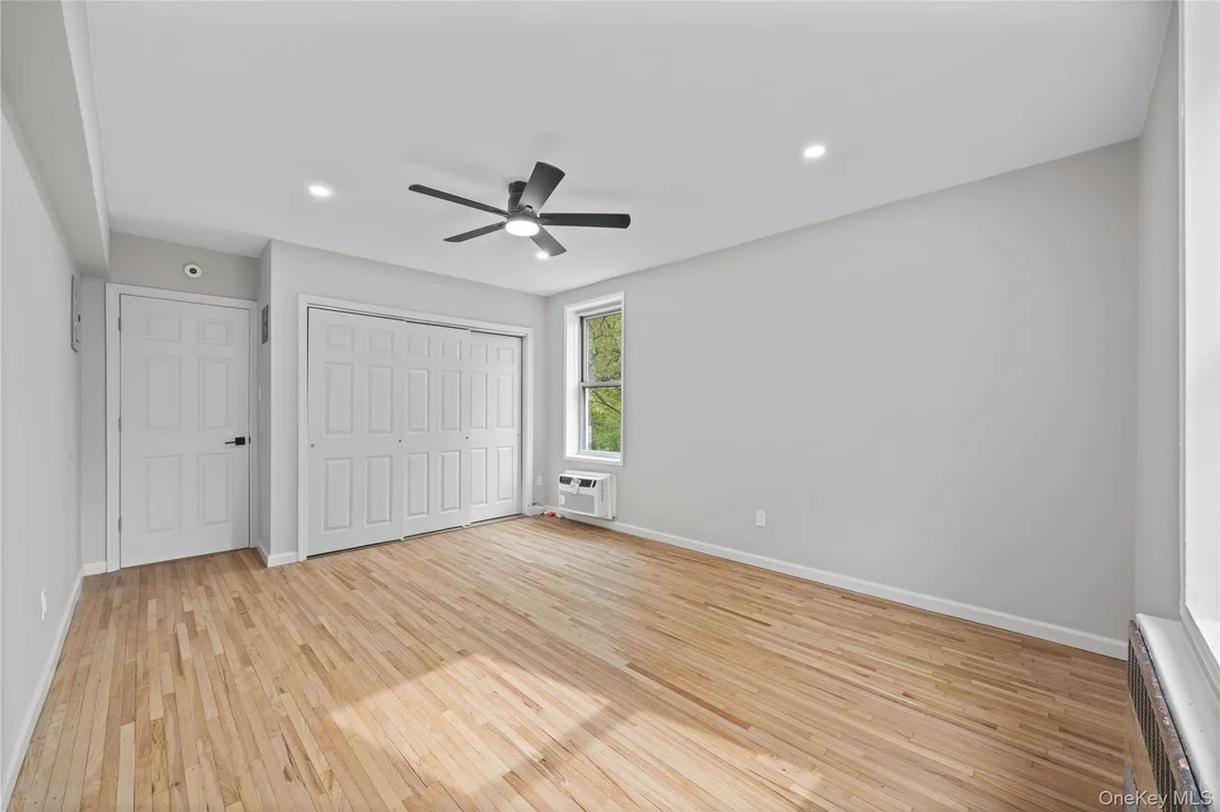 Photo of Unit 2A at 6535 Broadway