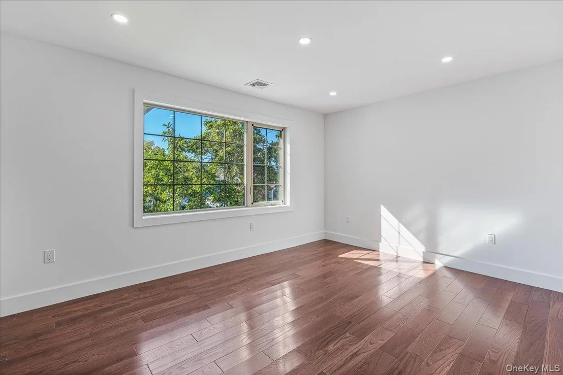 Photo of 740 Willow Road