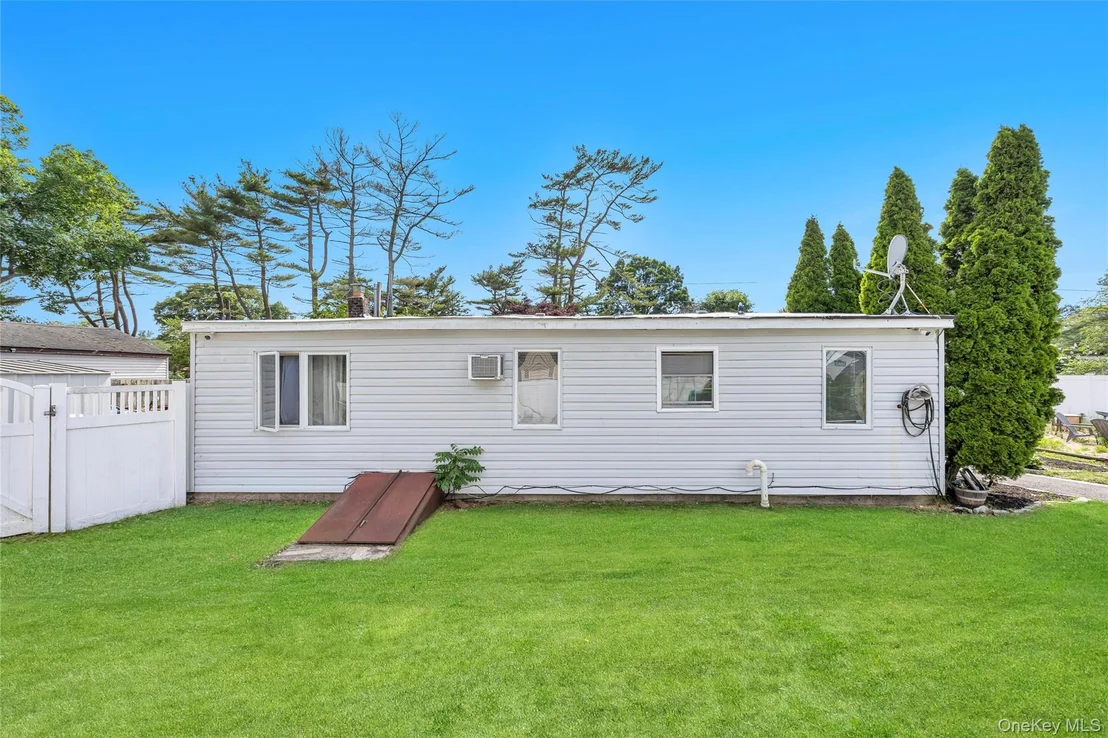 Photo of 115 Dahlia Drive