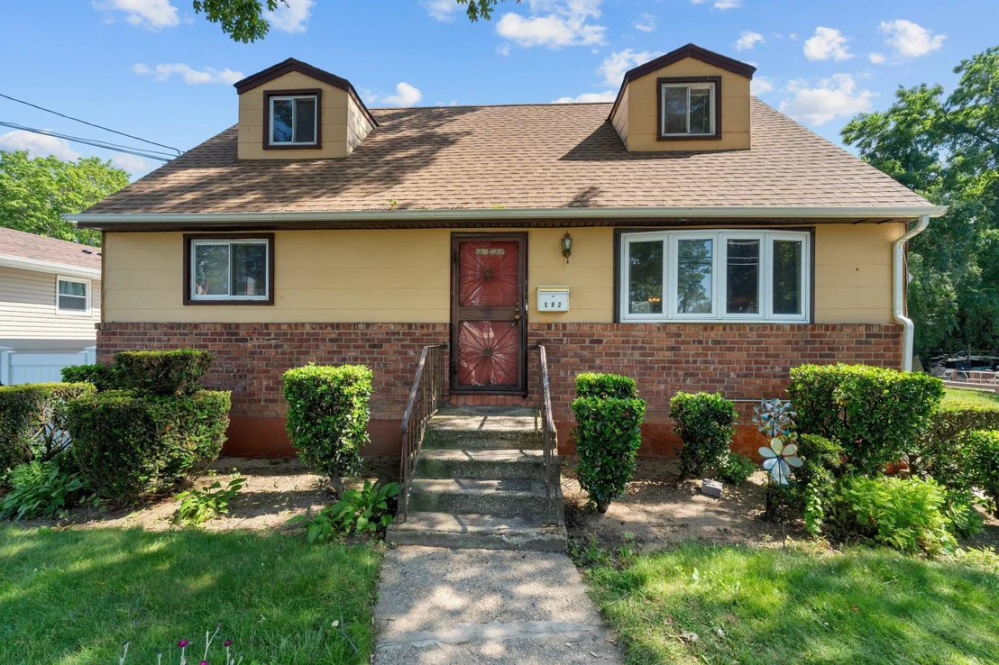 Photo of 182 Frederick Avenue