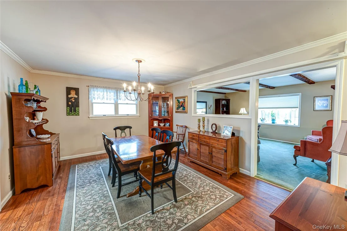 Photo of 33 Maple Avenue