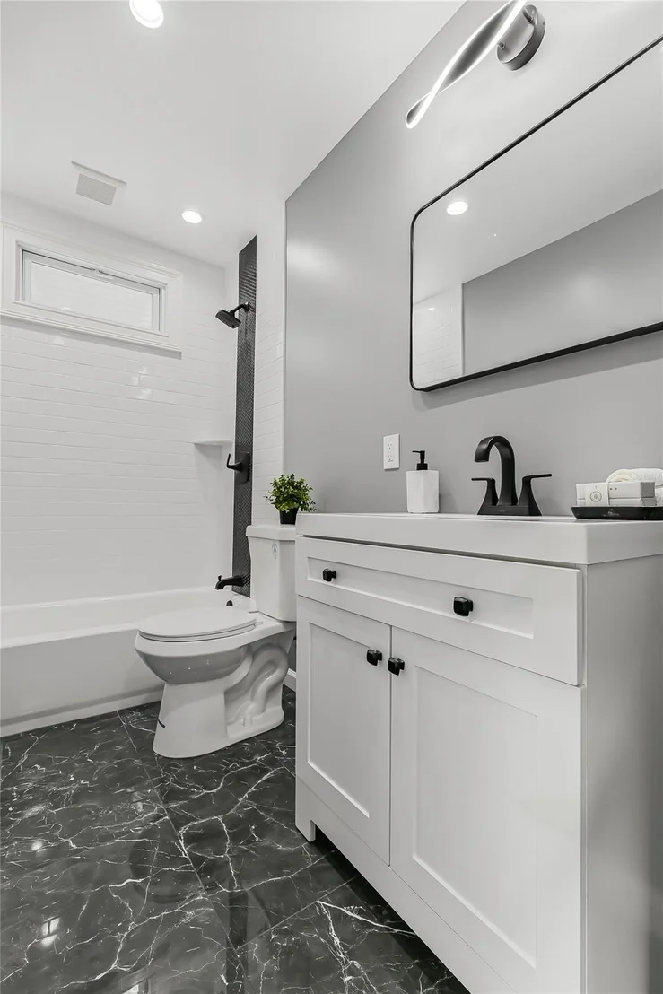 Photo of 223 Pershing Parkway