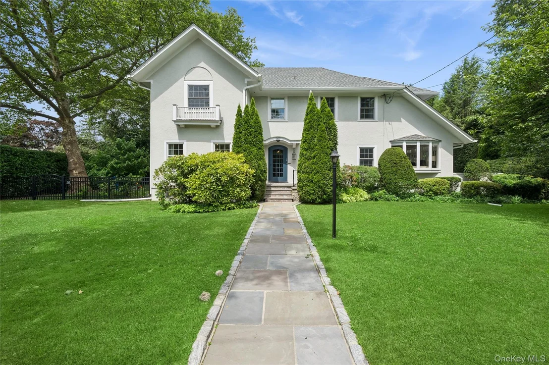 Photo of 347 Highbrook Avenue