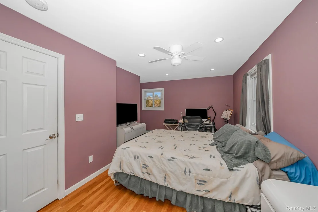 Photo of 827 Bermuda Road