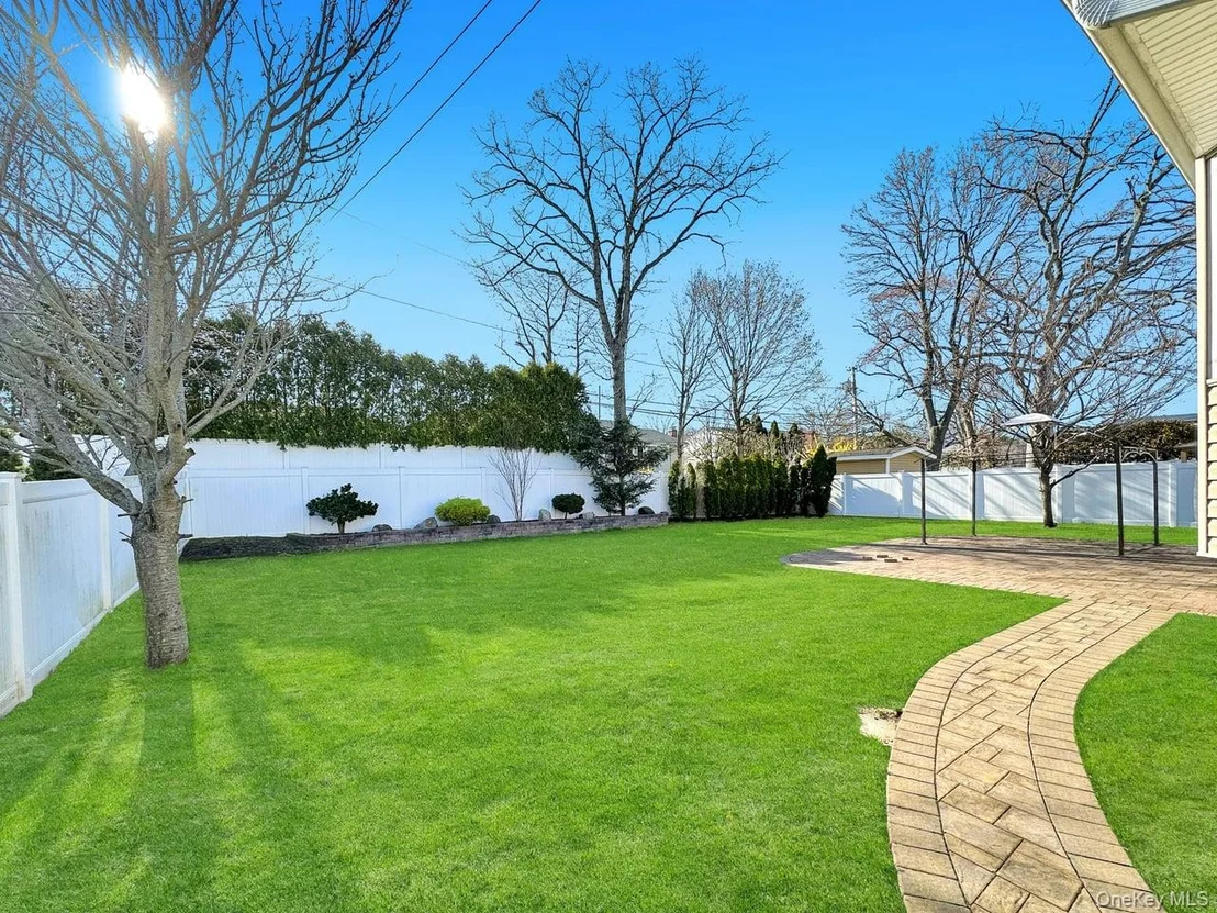 Photo of 18 Lloyd Lane