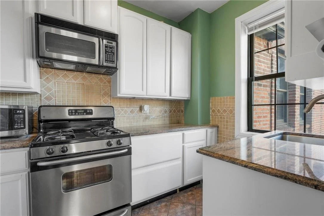 Photo of Unit 6B at 828 Bronx River Road