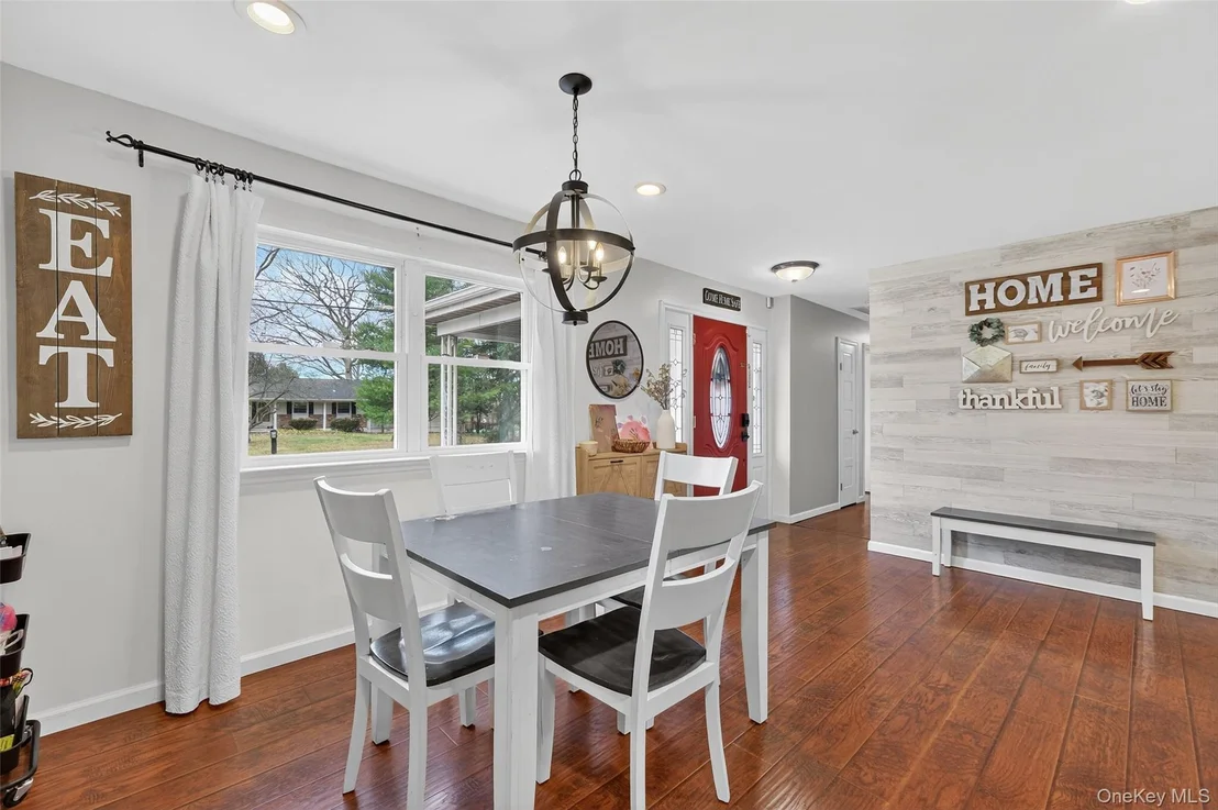 Photo of 8 Ridge Road