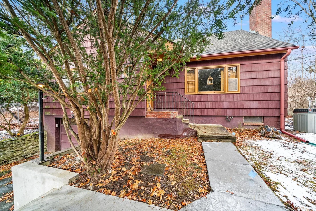 Photo of 144 Lakes Road