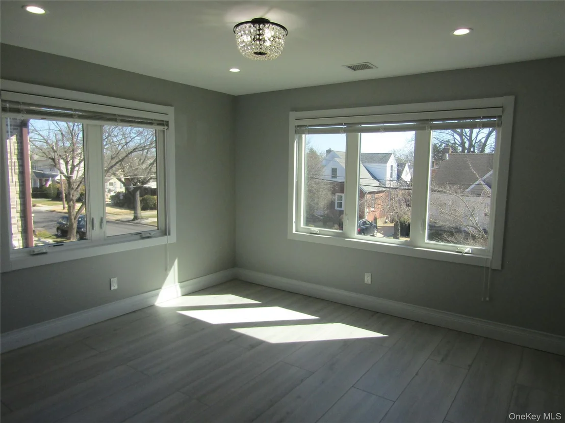 Photo of 89 Kenneth Place