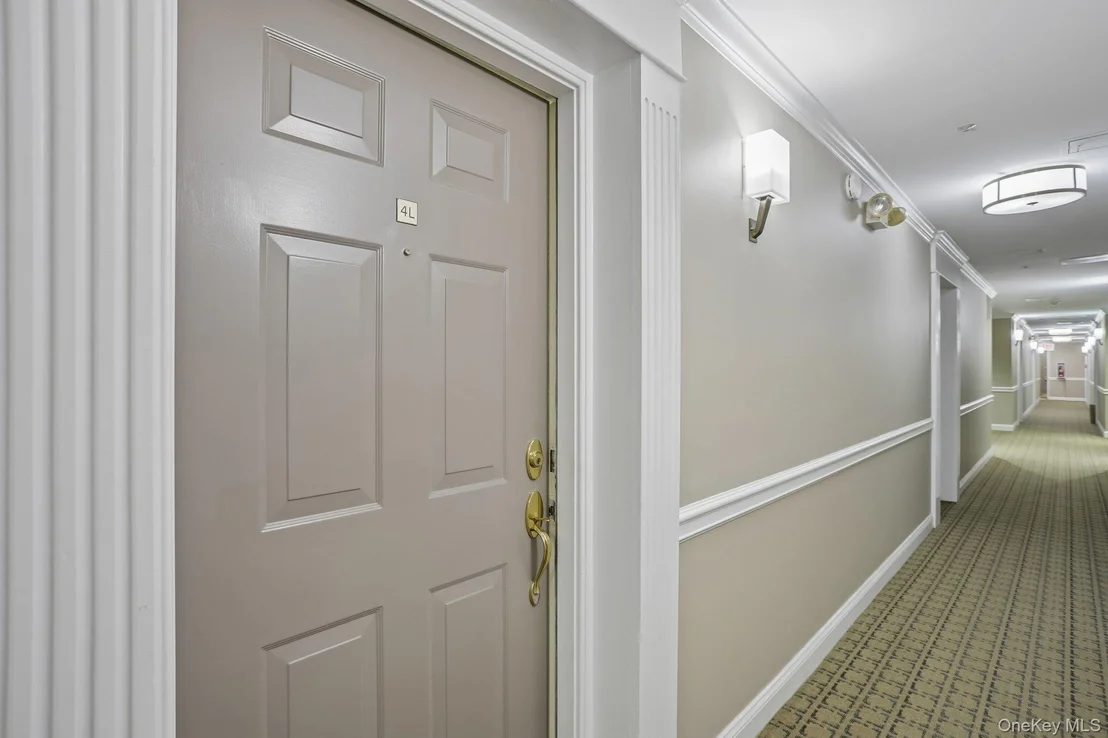 Photo of Unit 4L at 500 Pondside Drive