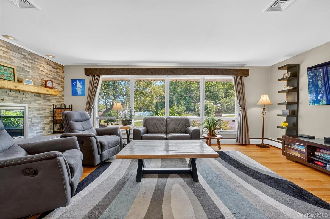 Photo of 14 High Point Drive