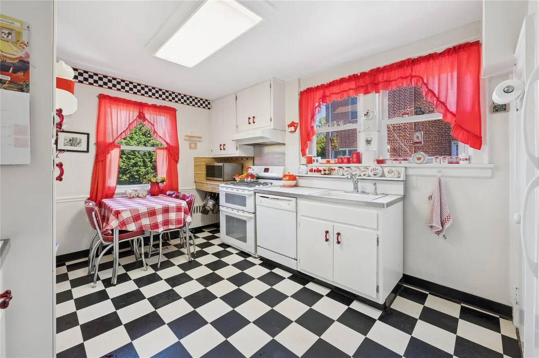 Photo of 219 Third Avenue