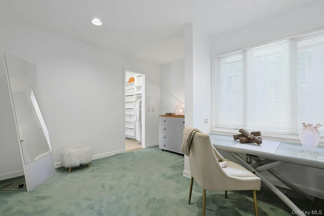 Photo of 10 Cypress Point Drive