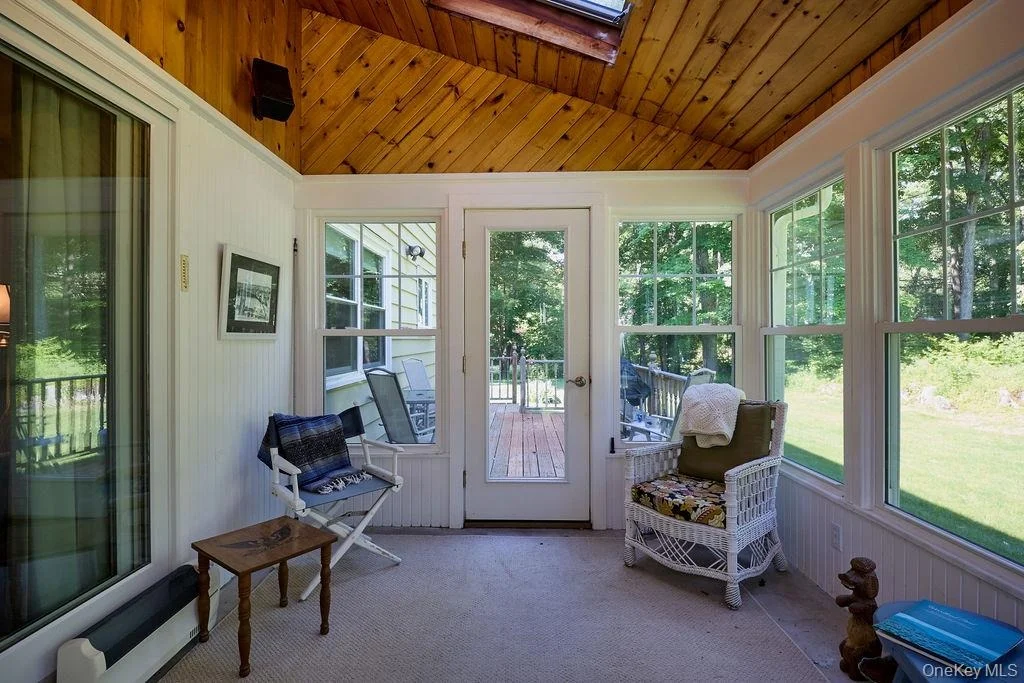 Photo of 10 Stoutenburgh Drive