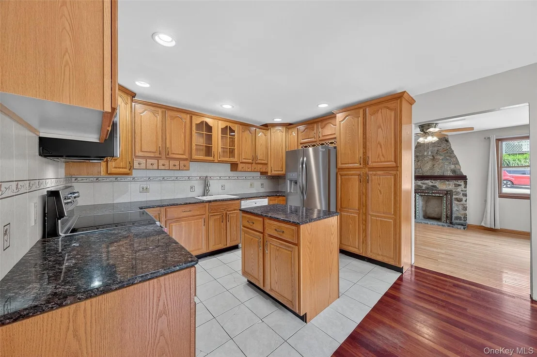 Photo of 125 Putnam Drive