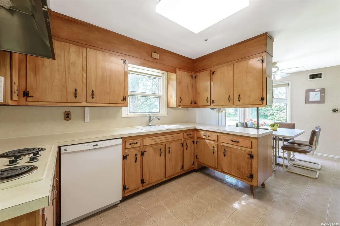 Photo of 80 Hemlock Drive