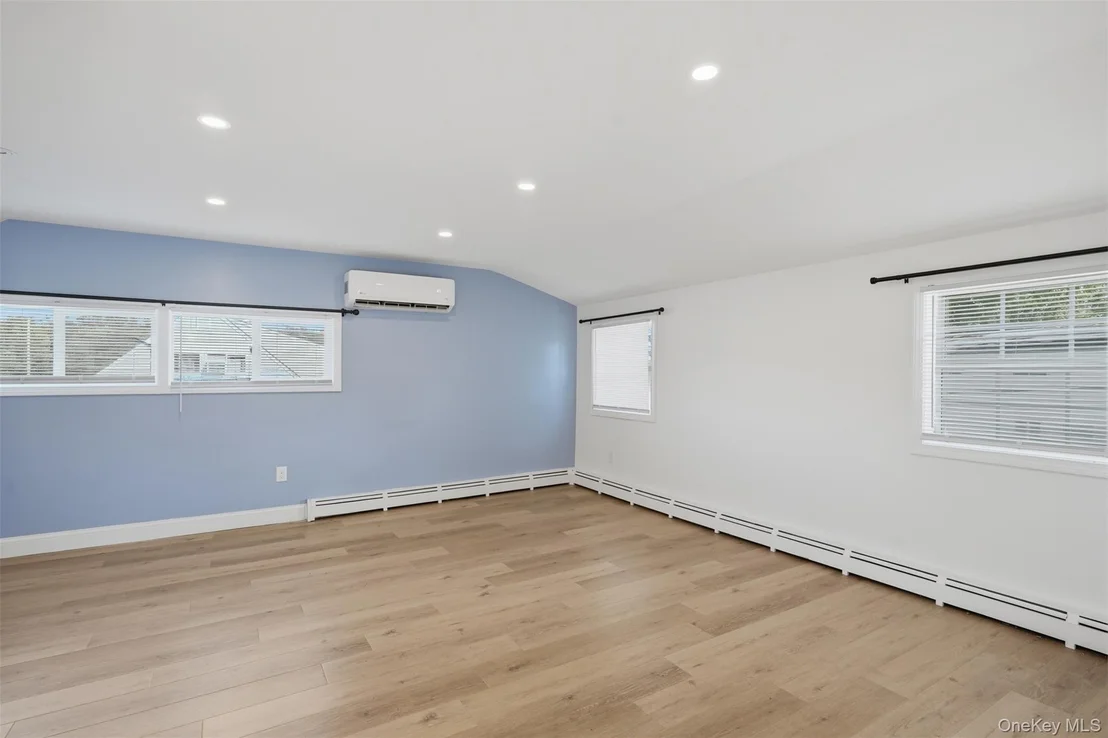 Photo of 22 Jumping Brook Lane