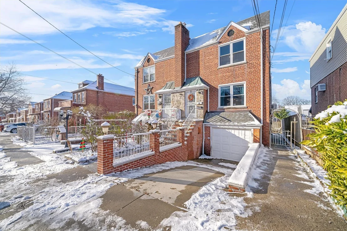 Photo of 2555 Morgan Avenue