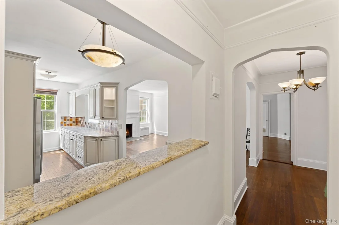 Photo of Unit 2E at 25 Parkview Avenue