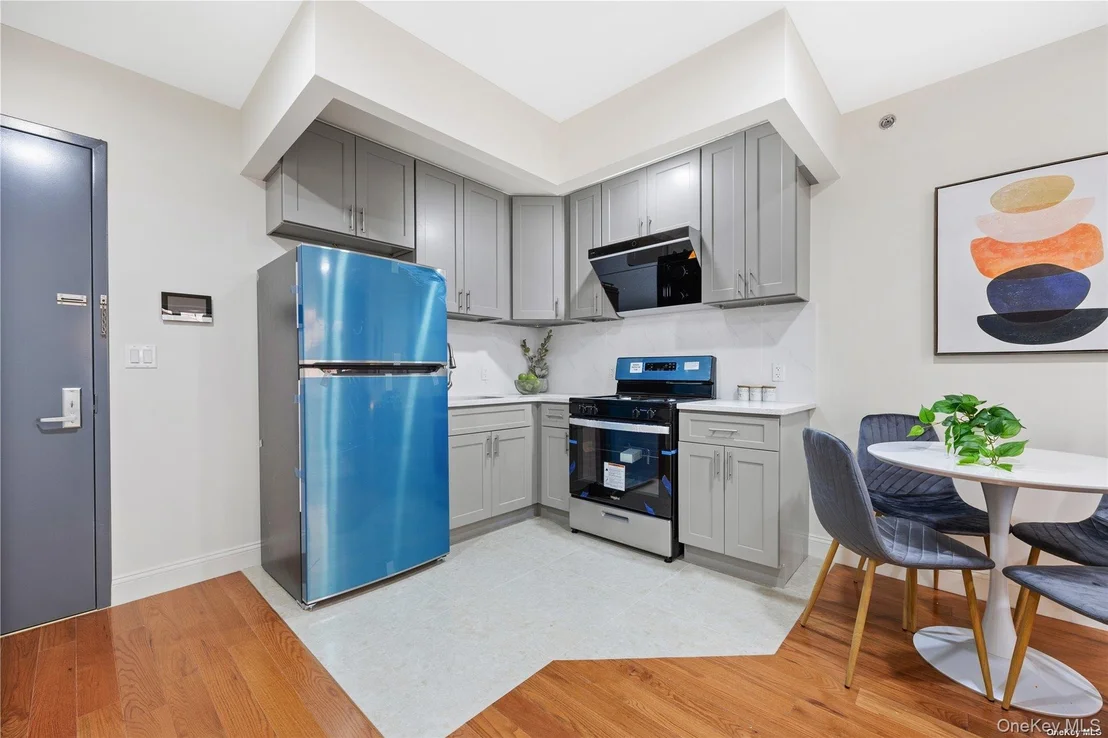 Photo of Unit 5E at 141-15 Cherry Avenue