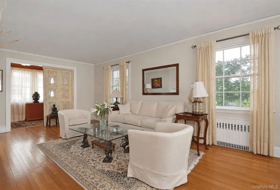 Photo of 579 Manor Lane