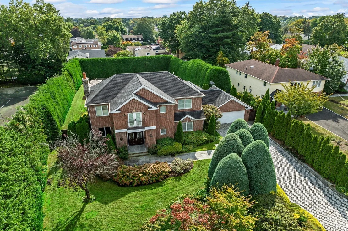 Photo of 145 Crescent Drive