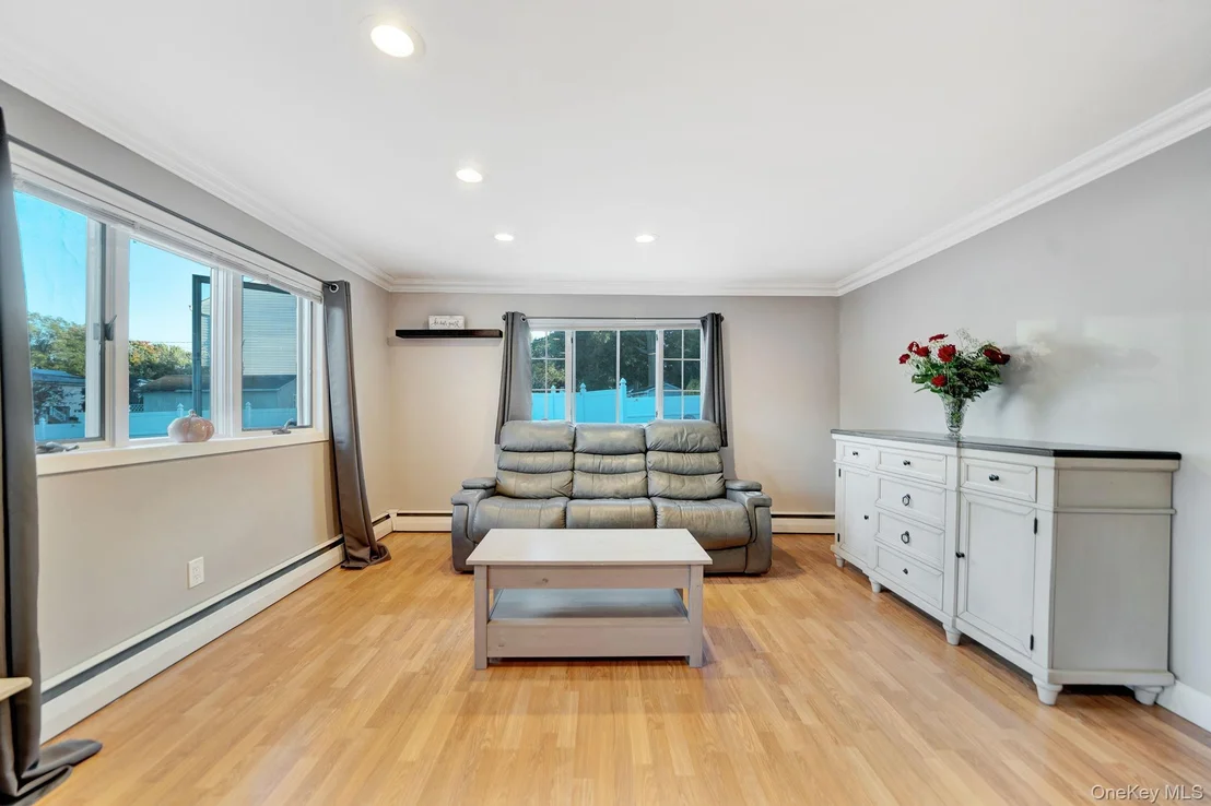 Photo of 629 East Drive