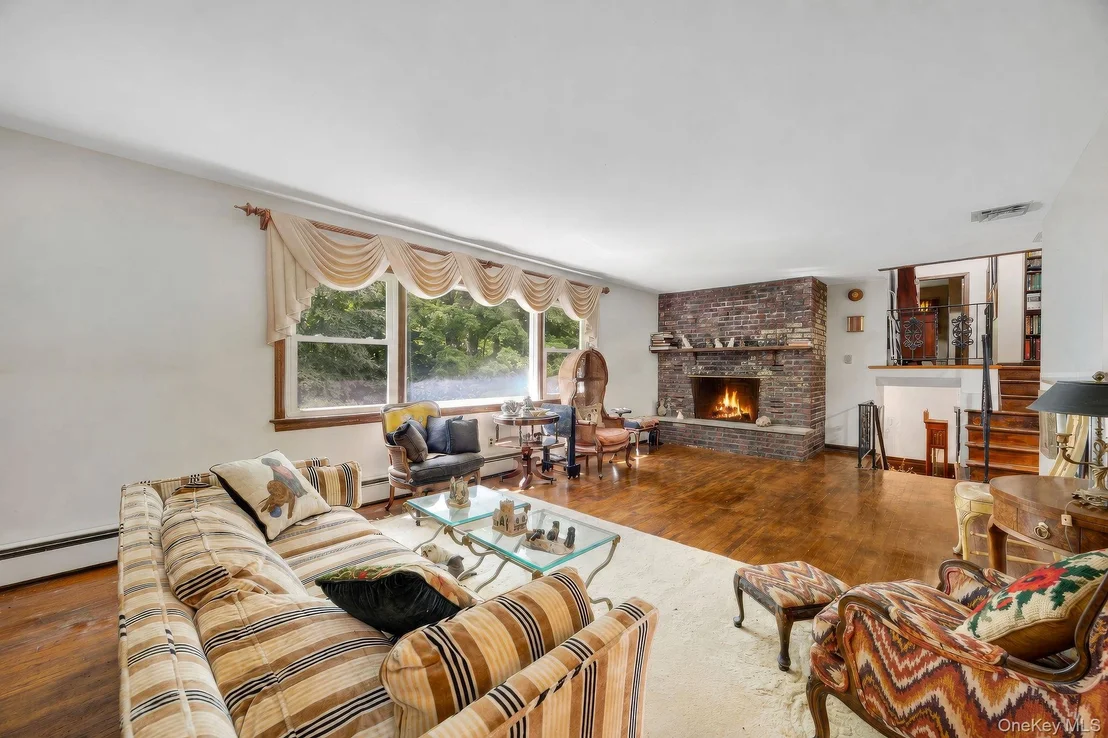 Photo of 1007 Haverstraw Road