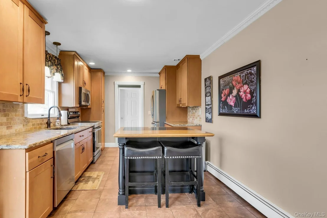 Photo of 358 Rider Avenue