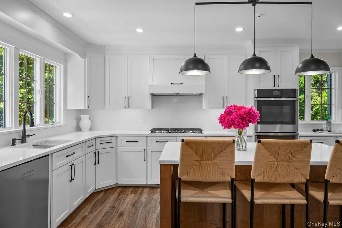 Photo of 64 Bradford Avenue
