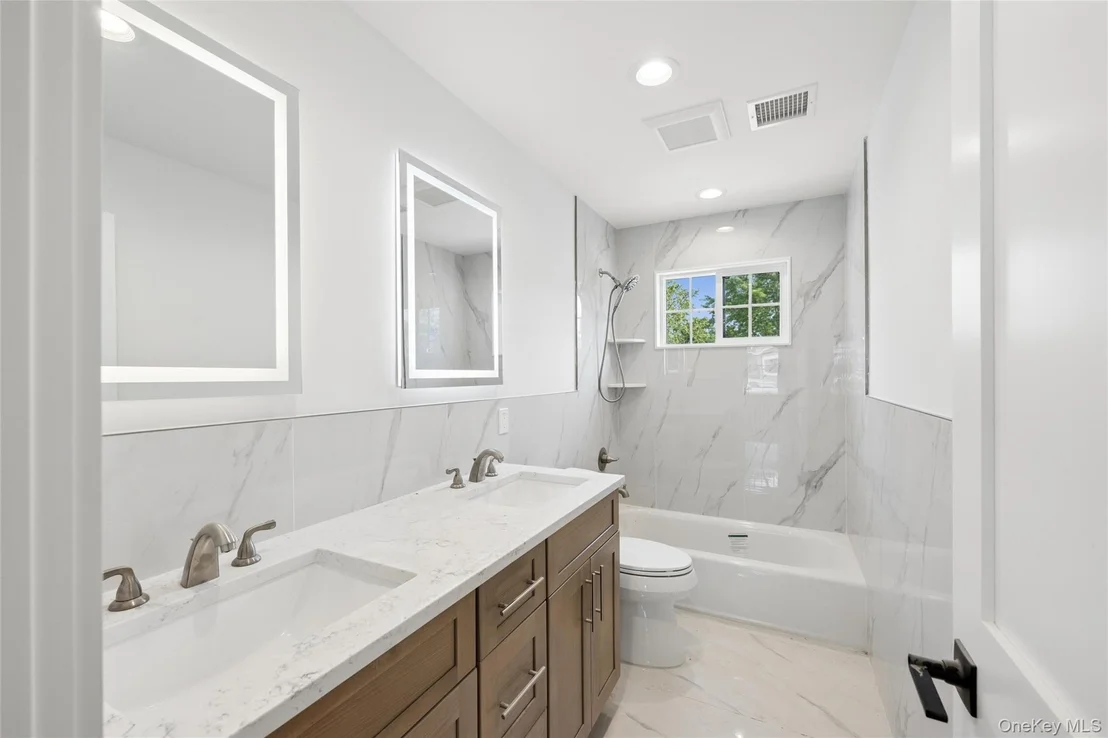 Photo of 1750 Henry Road