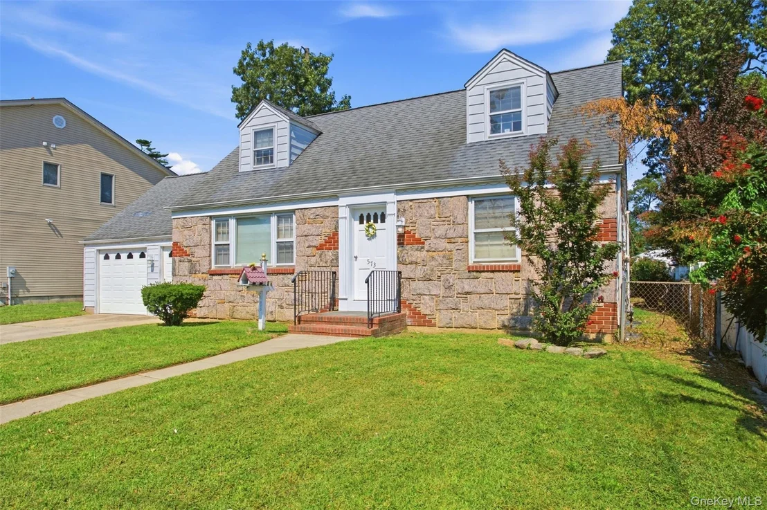 Photo of 573 Grove Place