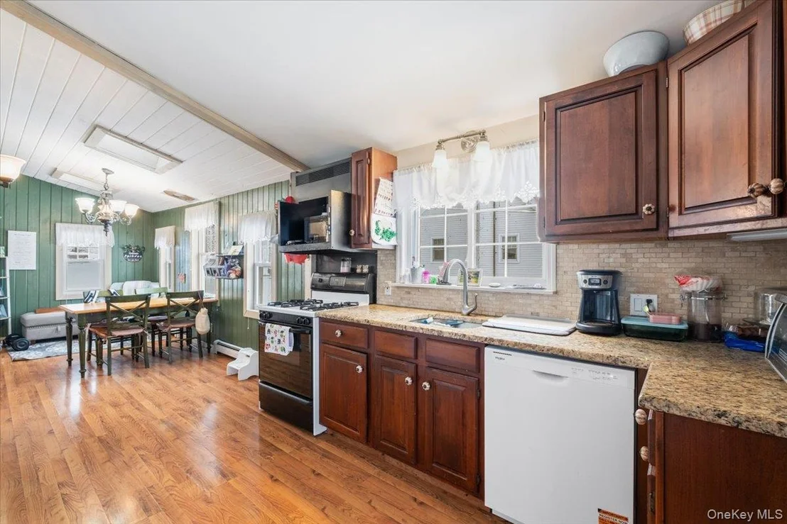 Photo of 4 Beachway Drive