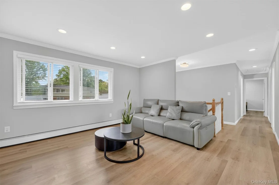 Photo of 10 Tanglewood Drive