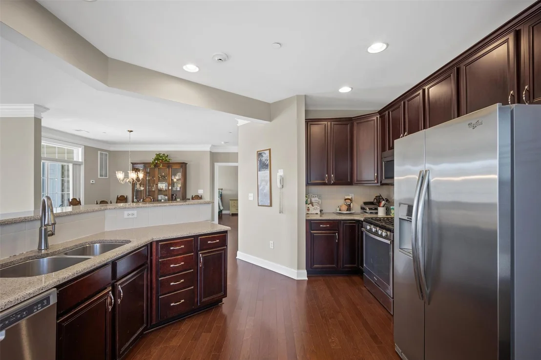 Photo of 521 Regency Drive