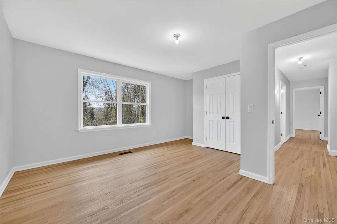 Photo of 33 Crystal Farm Road