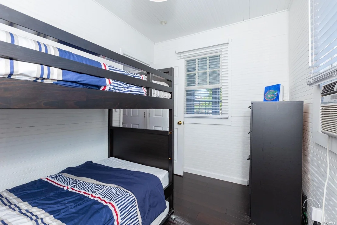 Photo of 956 Surfview Walk