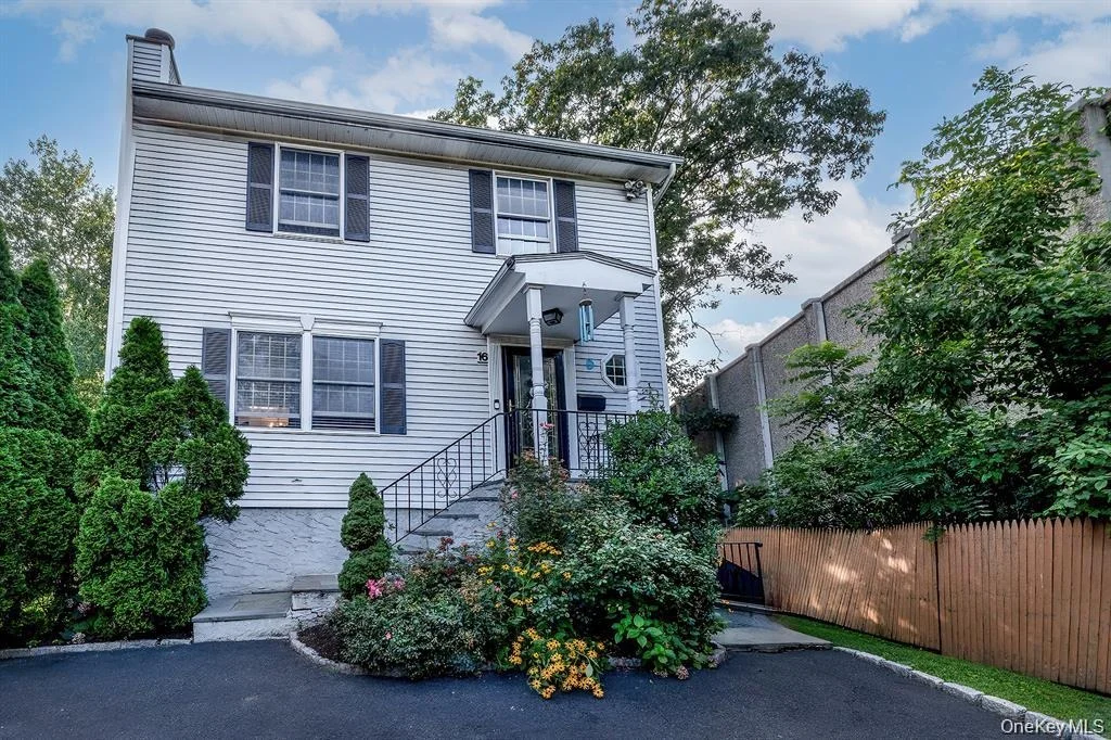 Photo of 16 Stoneham Place
